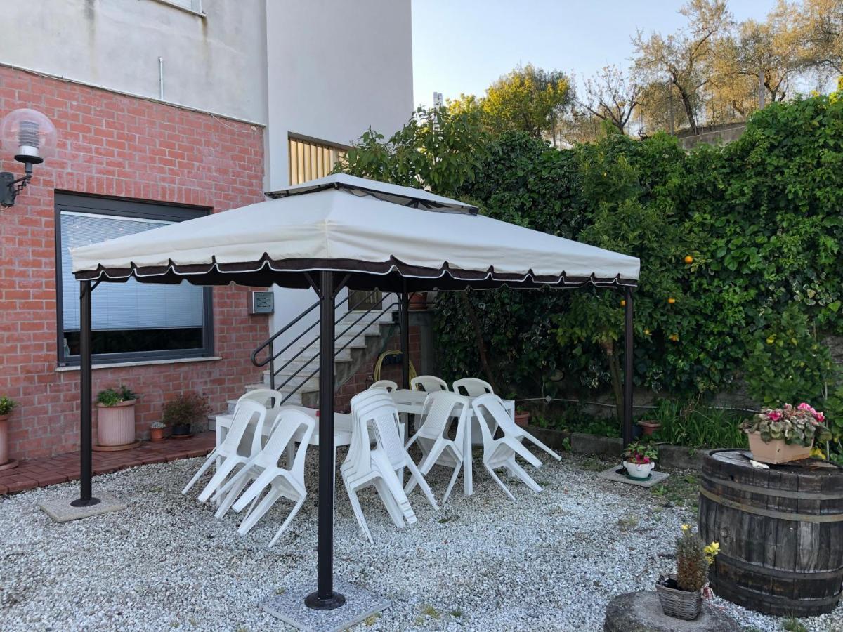 Albergo Ristorante La Greppia Montedivalli Chiesa Exteriör bild